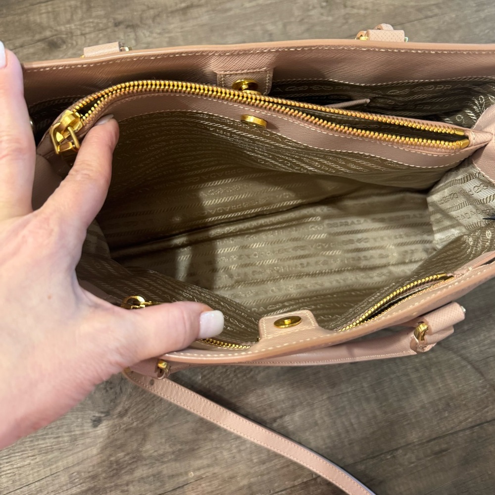 Authentic Prada Saffiano Lux Leather Satchel/Crossbody/Shoulder - Three-Way Bag - Picture 16 of 16
